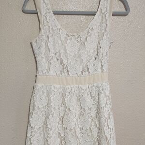 American Eagle Outfitters Size 8 Ivory Lace Dress